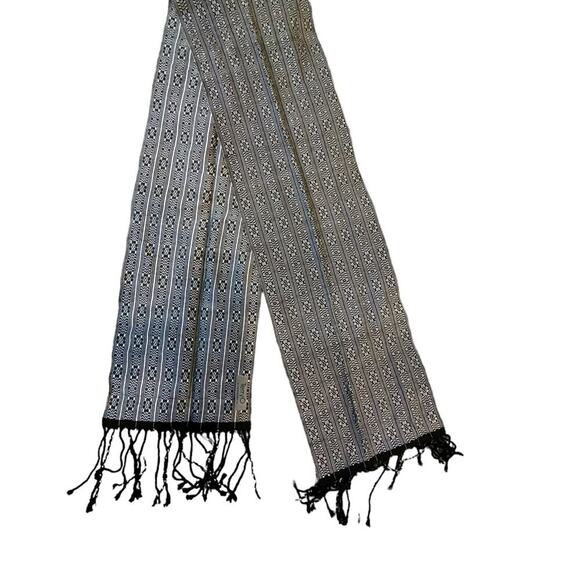 TerryO Handwoven Scarf Black White Fringe Geometric Unisex One Size - Picture 11 of 11